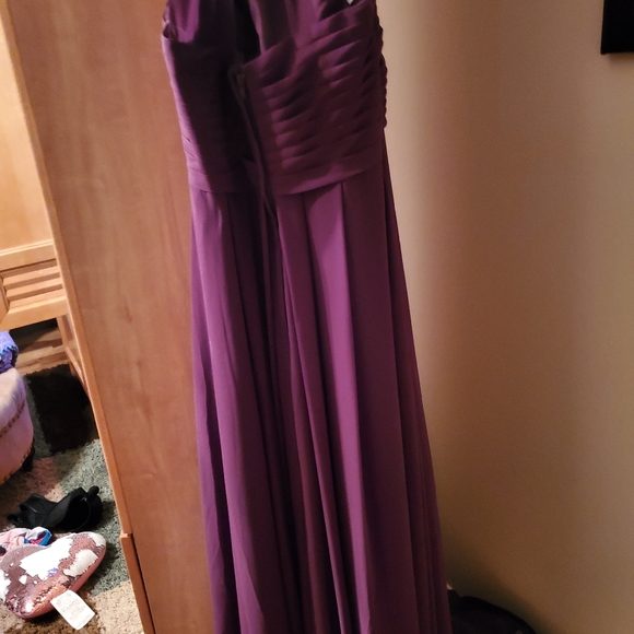 Dress - Picture 5 of 5